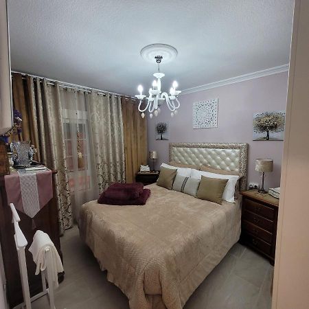 Shared Accommodation A Room With A View Of The Garden Sevilha Exterior foto